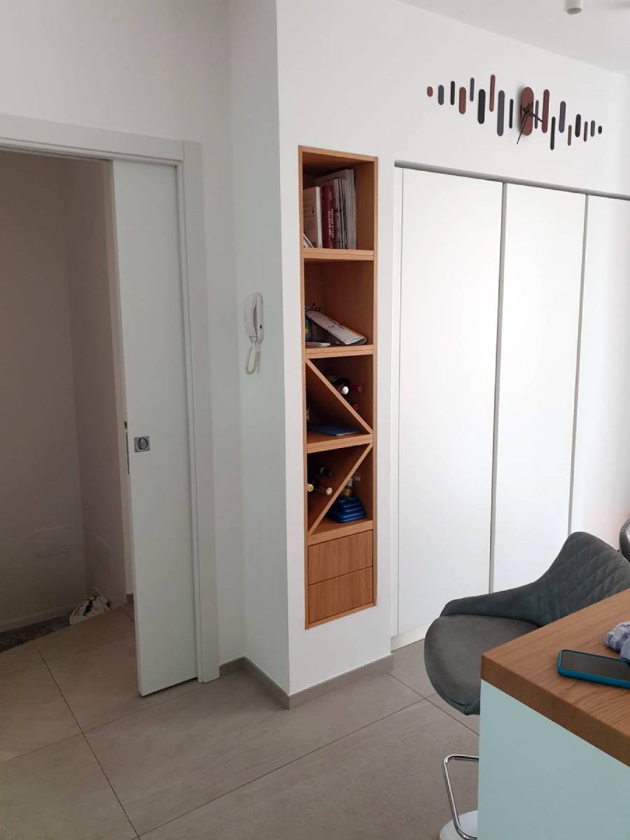 guardaroba in legno pregiato