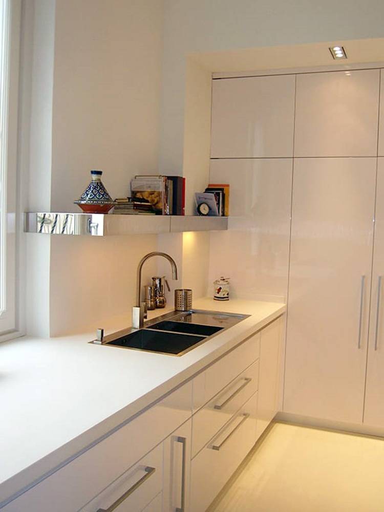 cucina realizzata con materiali pregiati