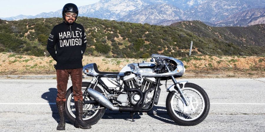 Shinya Kimura with his cafe racer