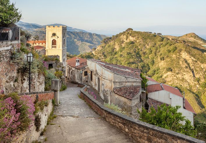 alberghi e hotel vicino a Taormina e ad antico borgo di Savoca