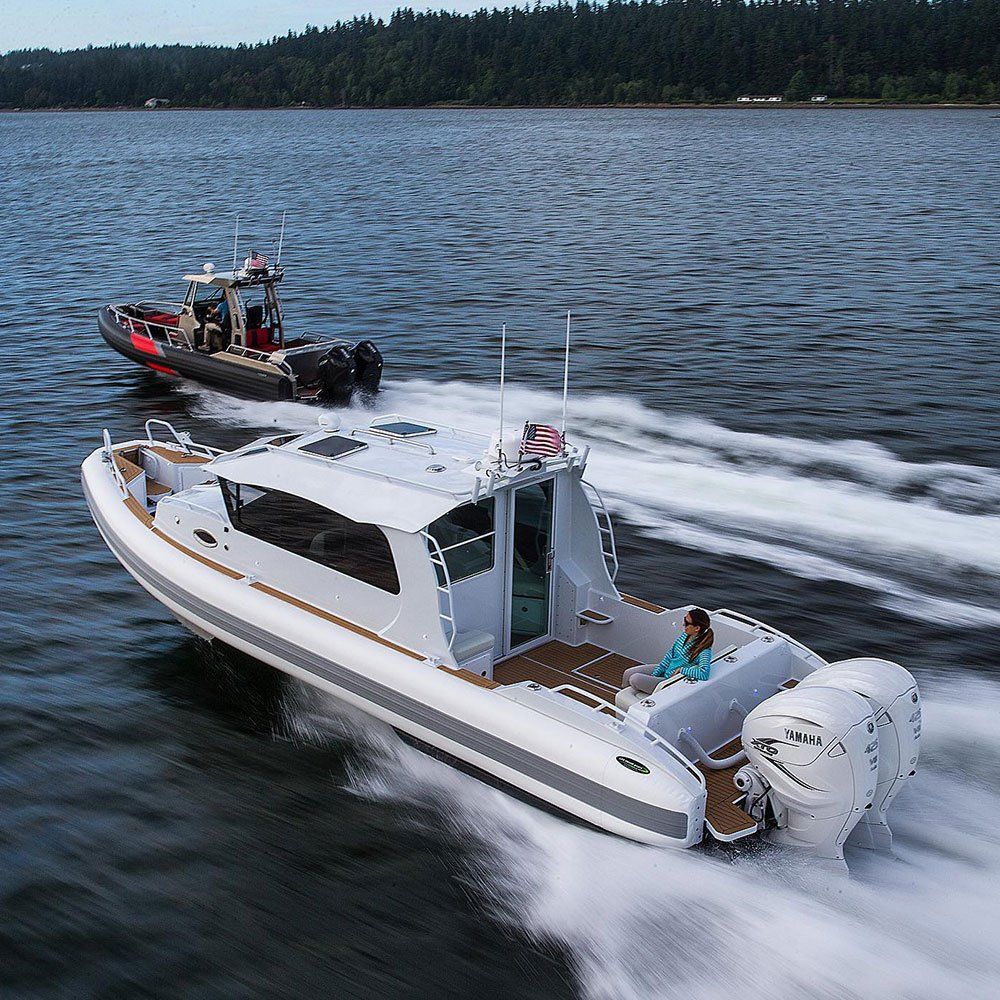 a boat with the word yamaha on the back of it