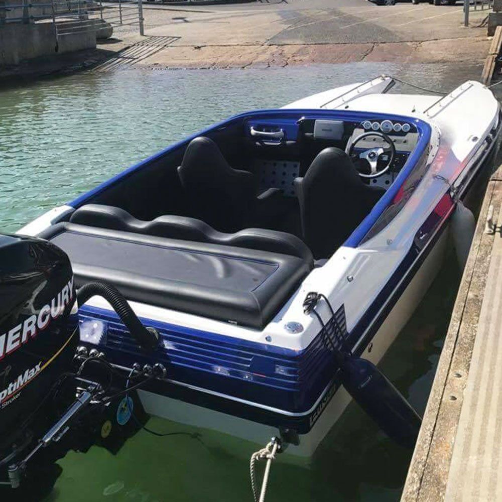 a mercury outboard motor is attached to a boat