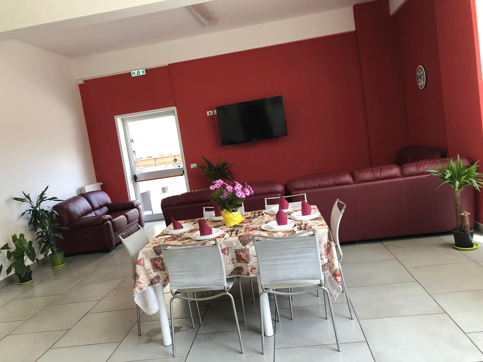 Sala comune di una residenza per anziani