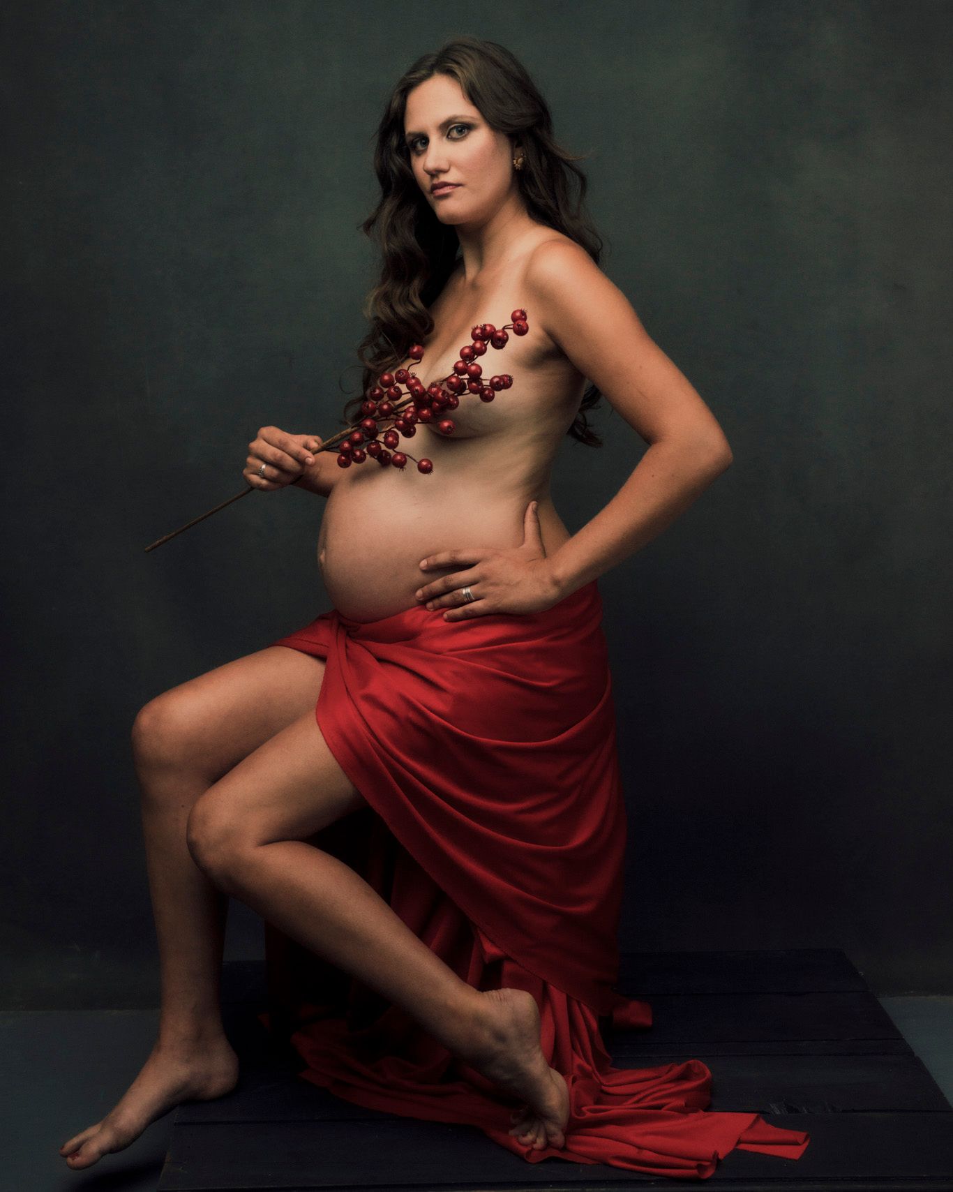  maternity photo portrait of a pregnant Asheville, North Carolina mother in western nc in photography studio in classic art pose at 34 weeks