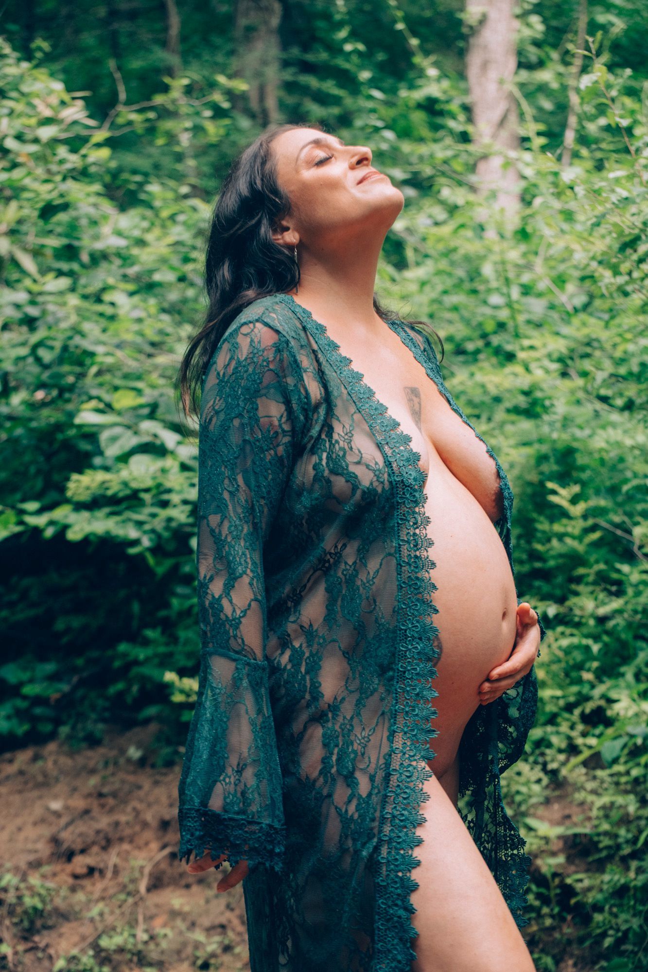 outdoor maternity photo shoot in western north carolina for confident, pregnant mother