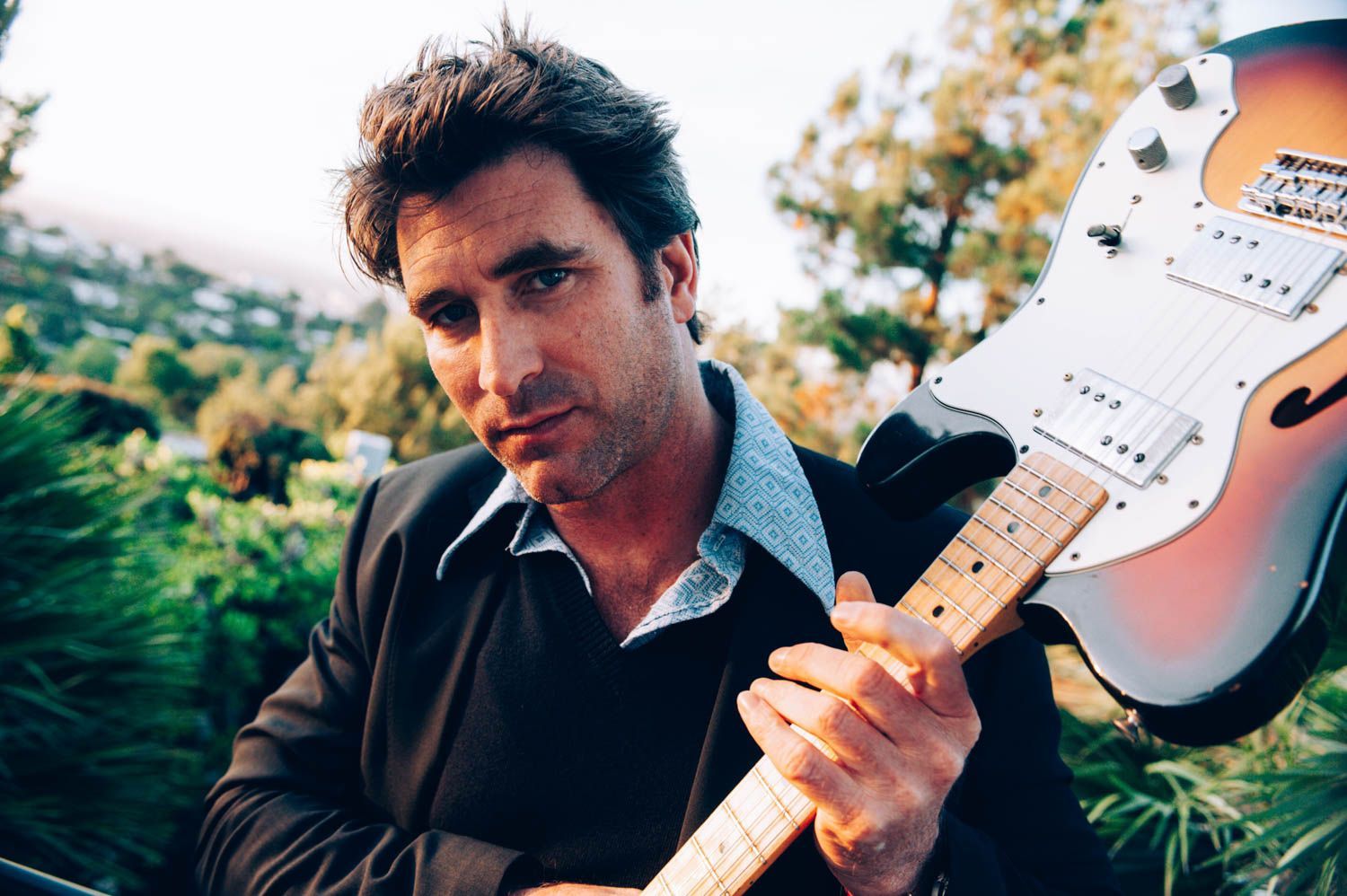 Pete Murray with electric guitar, Hollywood, Ca