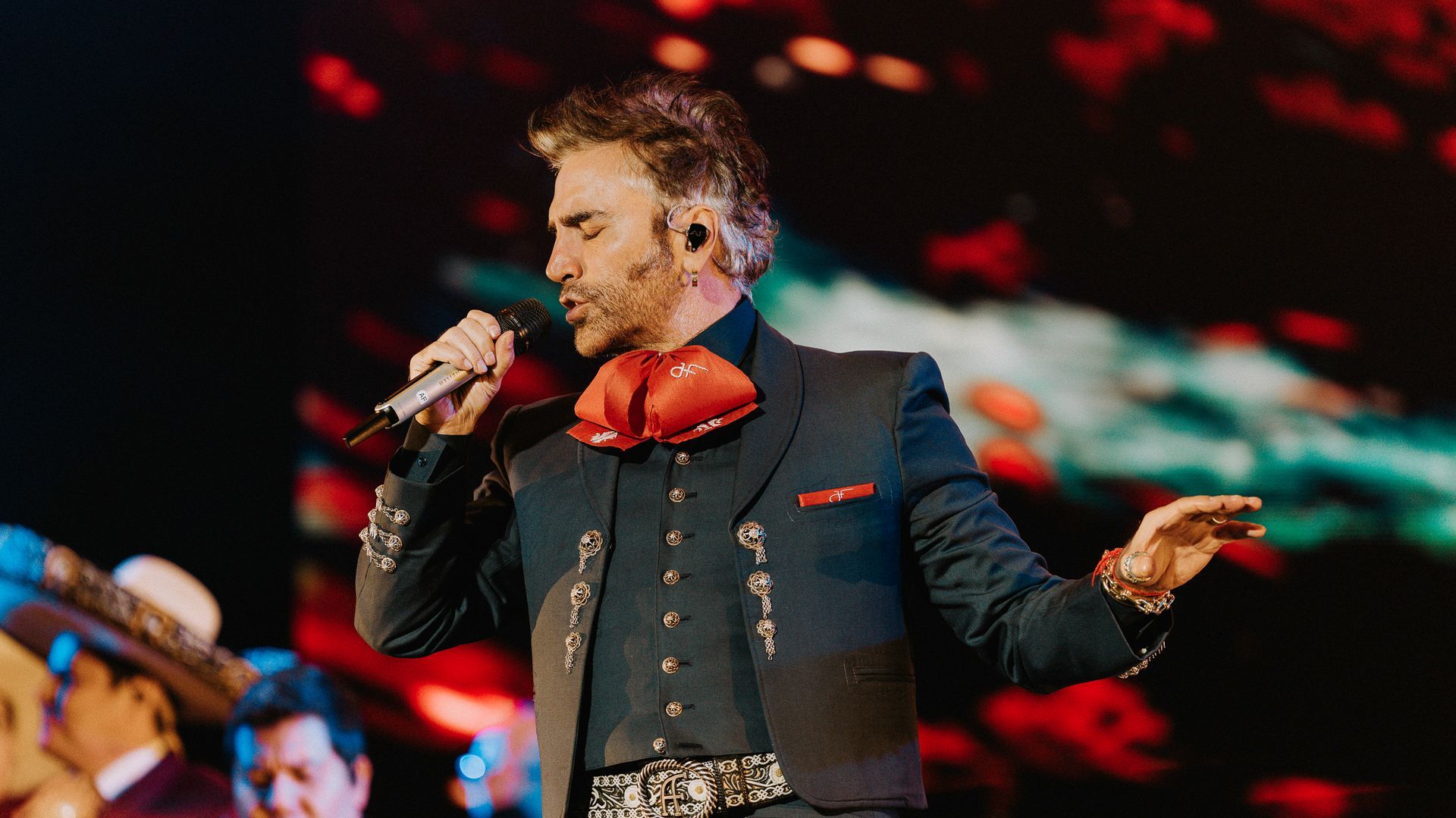 Alejandro Fernández en concierto en el Navarra Arena, Pamplona