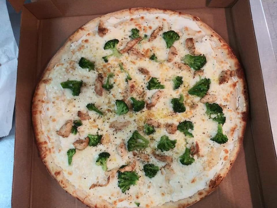 Chicken & Broccoli Pizza