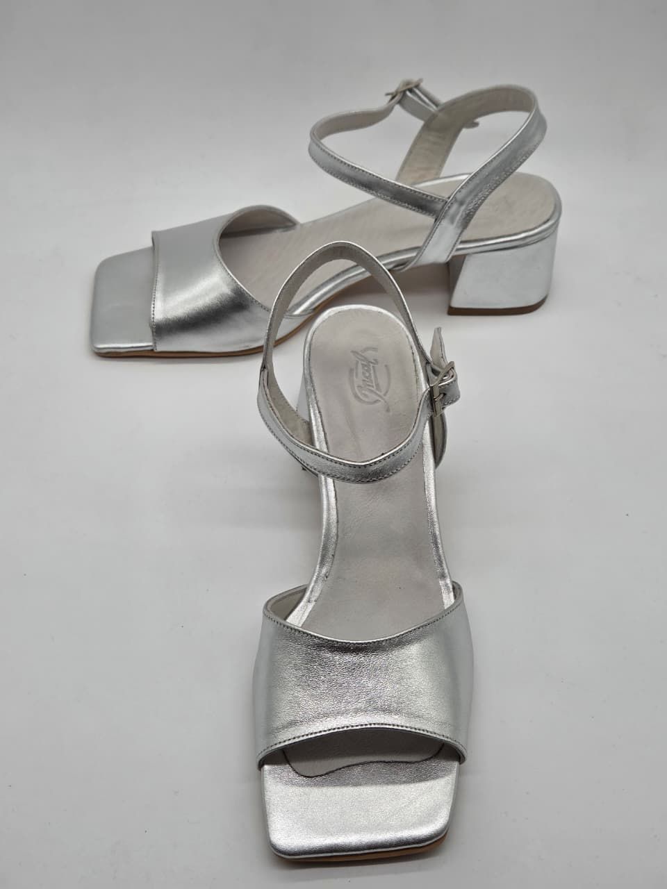 sandalia G 23 A  plata