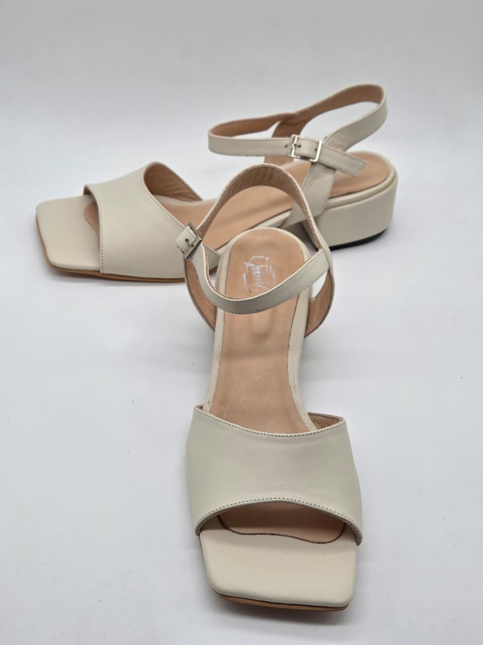 sandalia G23 a  color beige