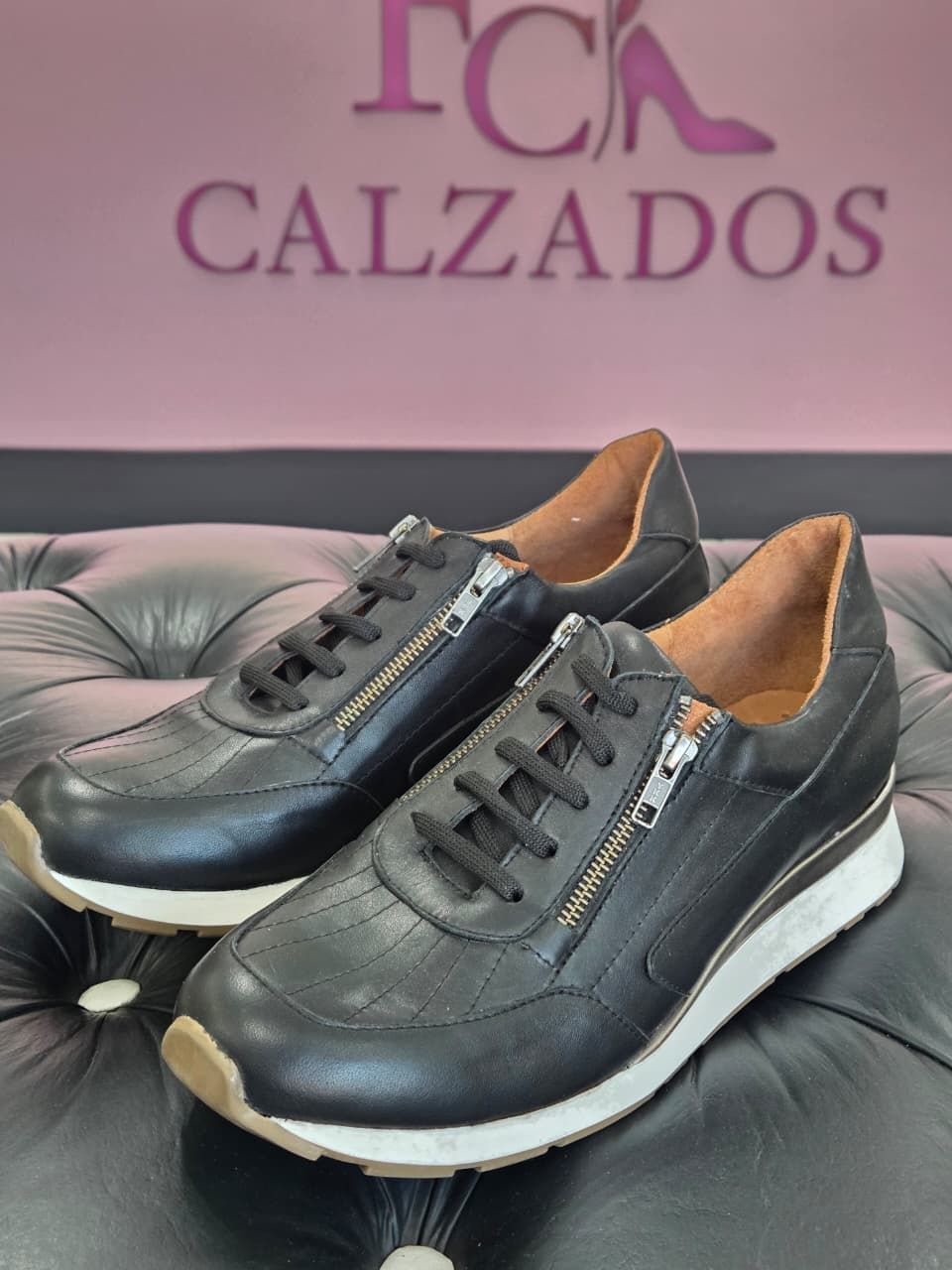 zapatillas H  022 negras