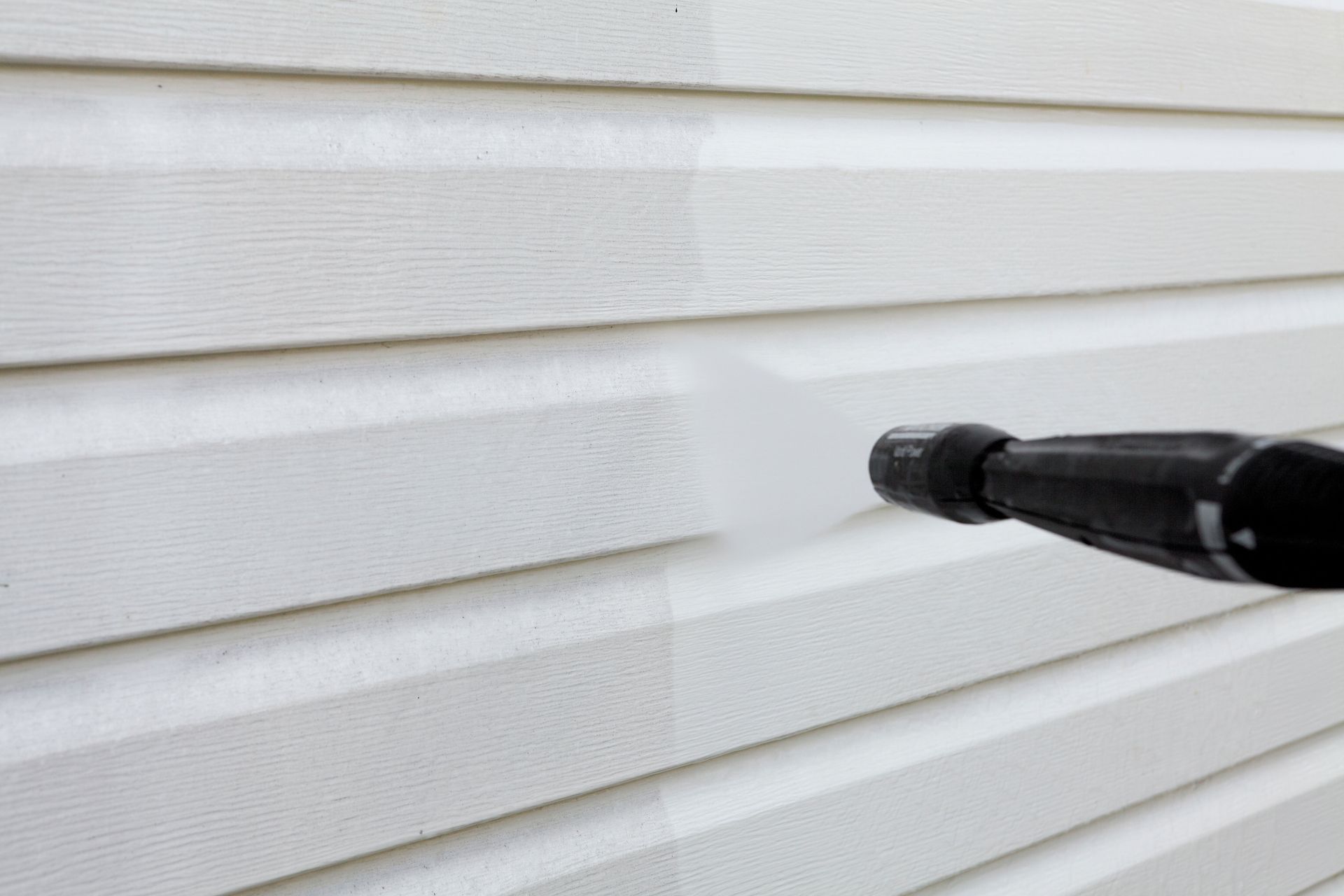 When to Clean Your Siding in Elk Grove, CA