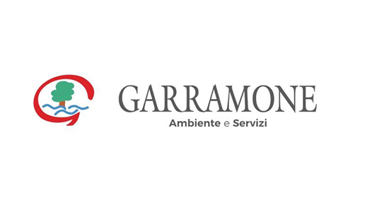 Il logo di garramone ambiente e servizi ha un albero al centro.