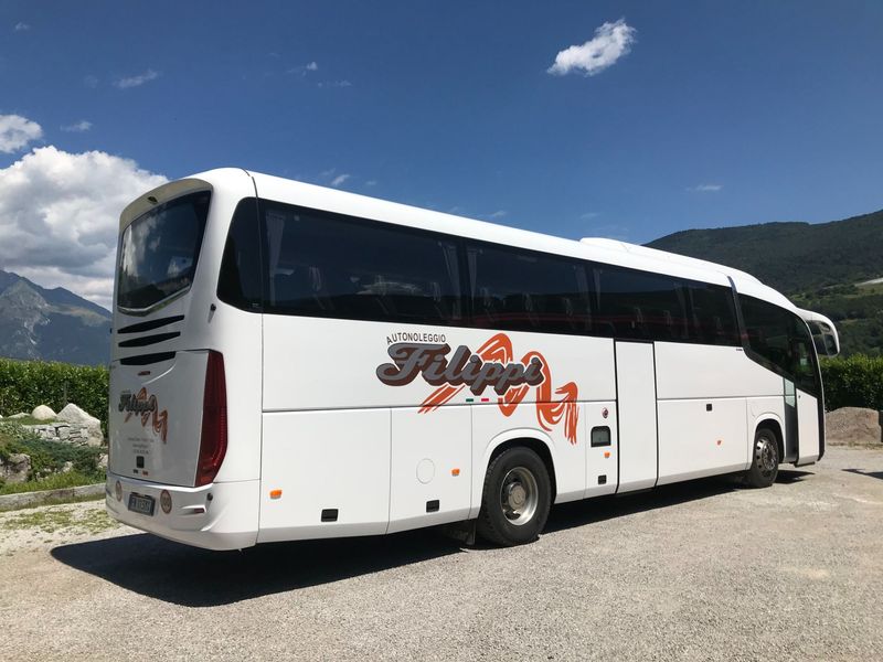 vista autobus bianco Scania Irizar I6S