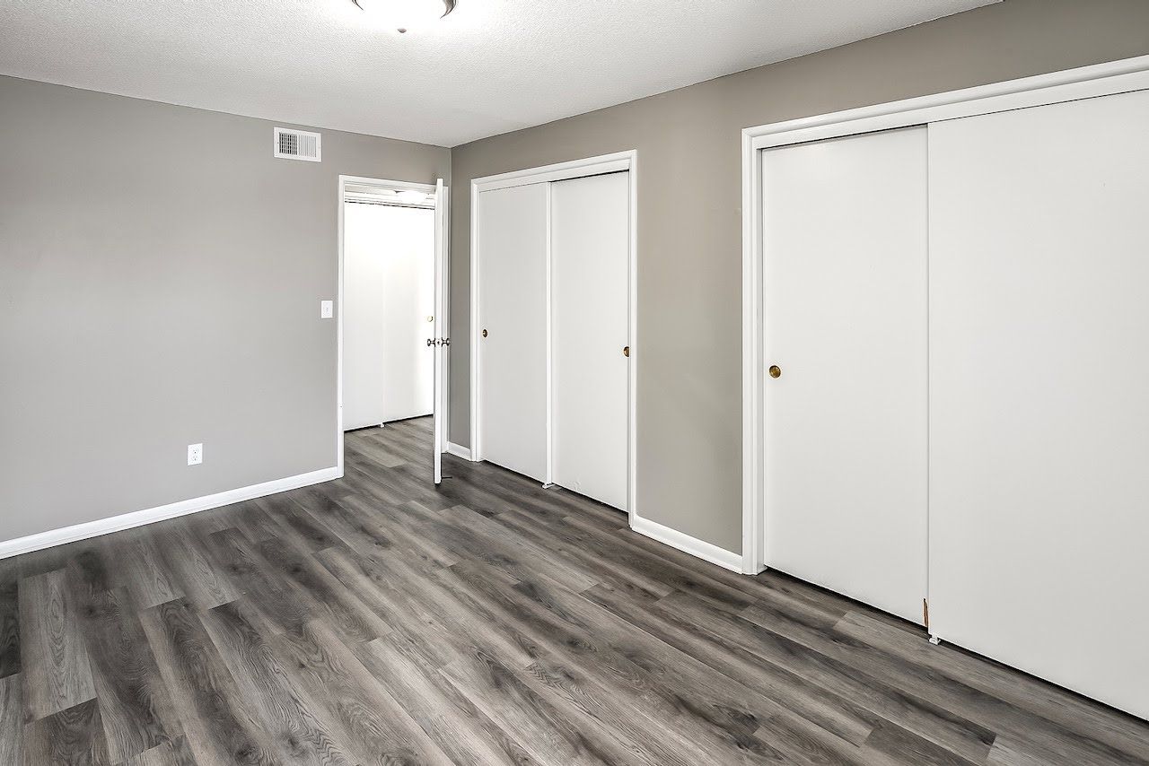 Photo of Gaslight Apartments Bedroom