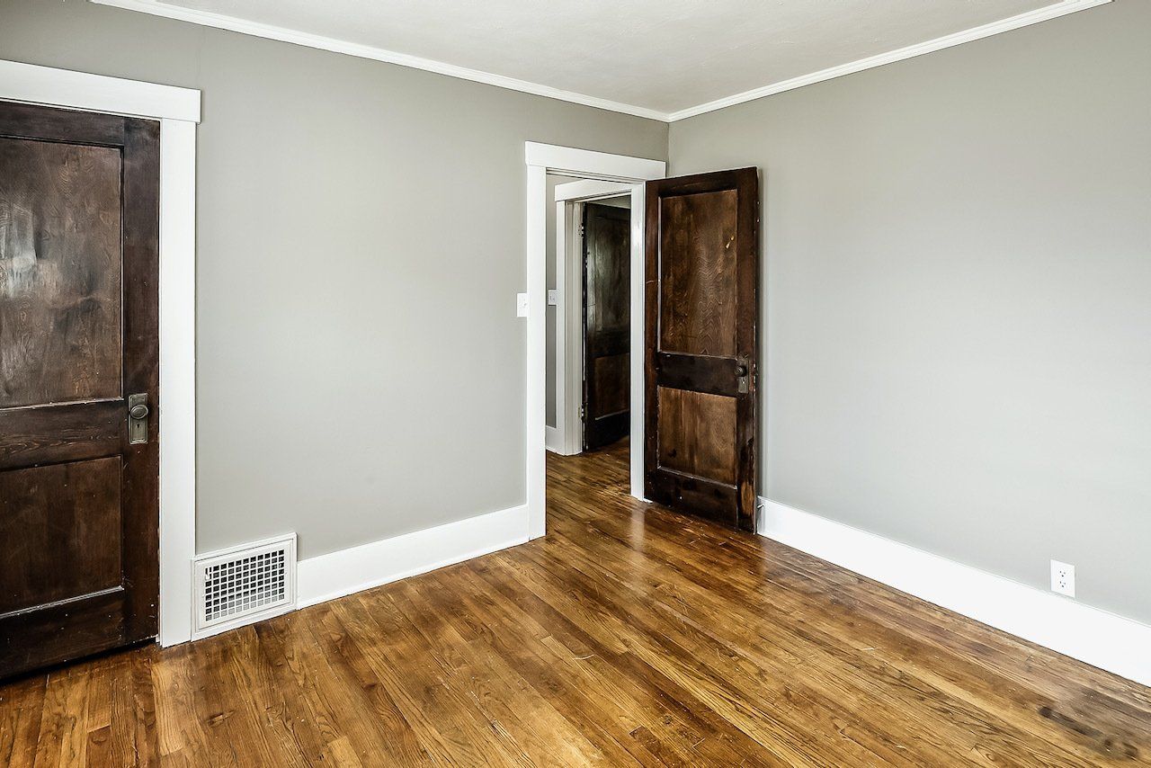 Dewey Street Townhomes Interior Photo with Wood Floors - 507