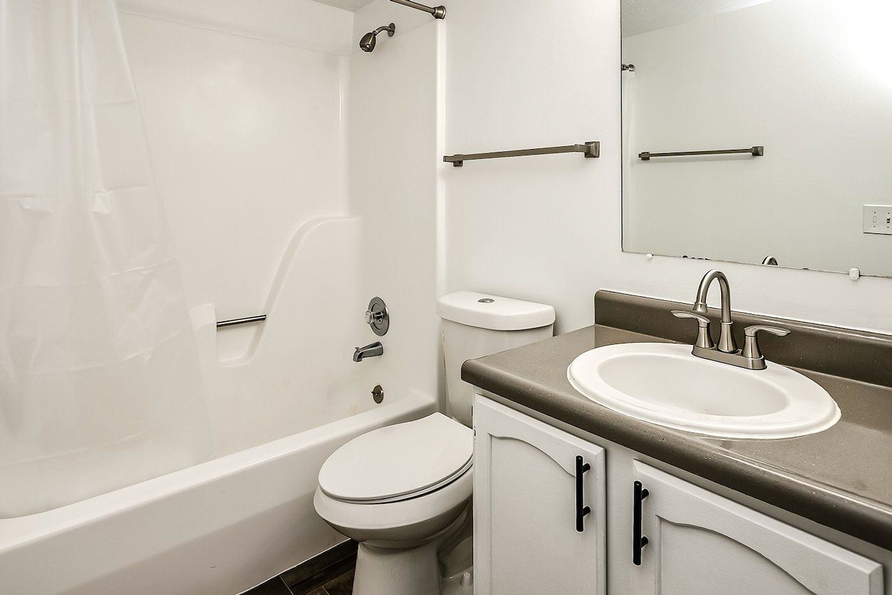 Modern Bathroom Photo