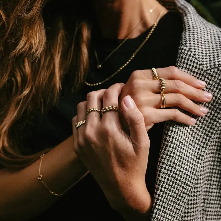 Collectie gouden verlovingsringen, klassiek en tijdloos