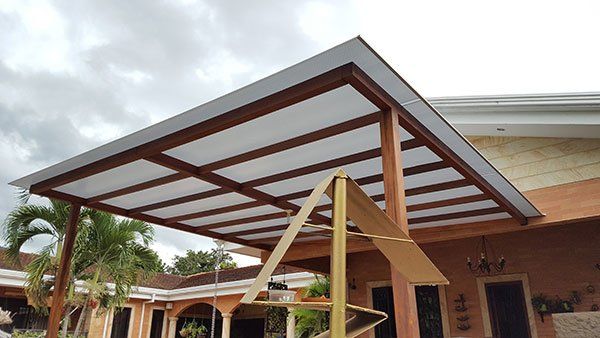 Acripoly S.A.S. - Publicidad con materiales metálicos