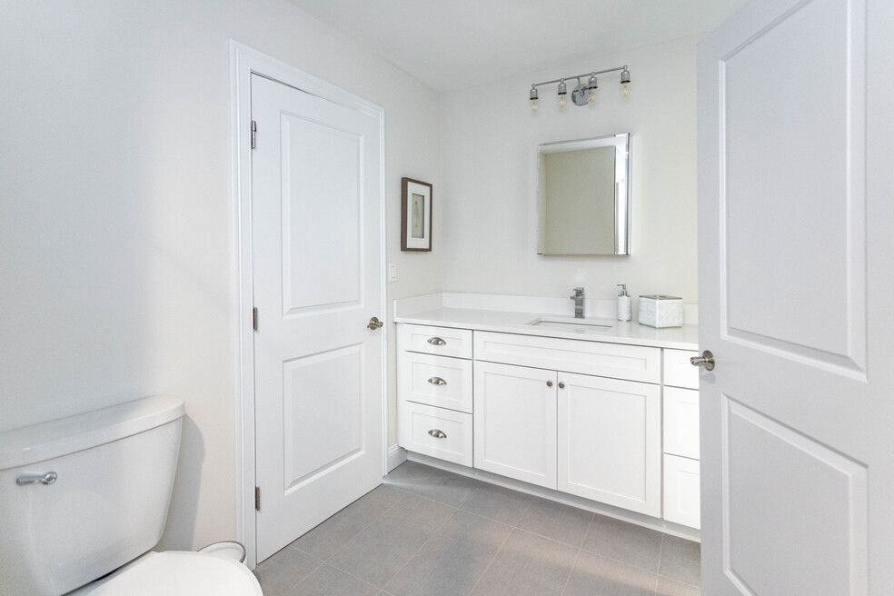 The Setauket - Bathroom