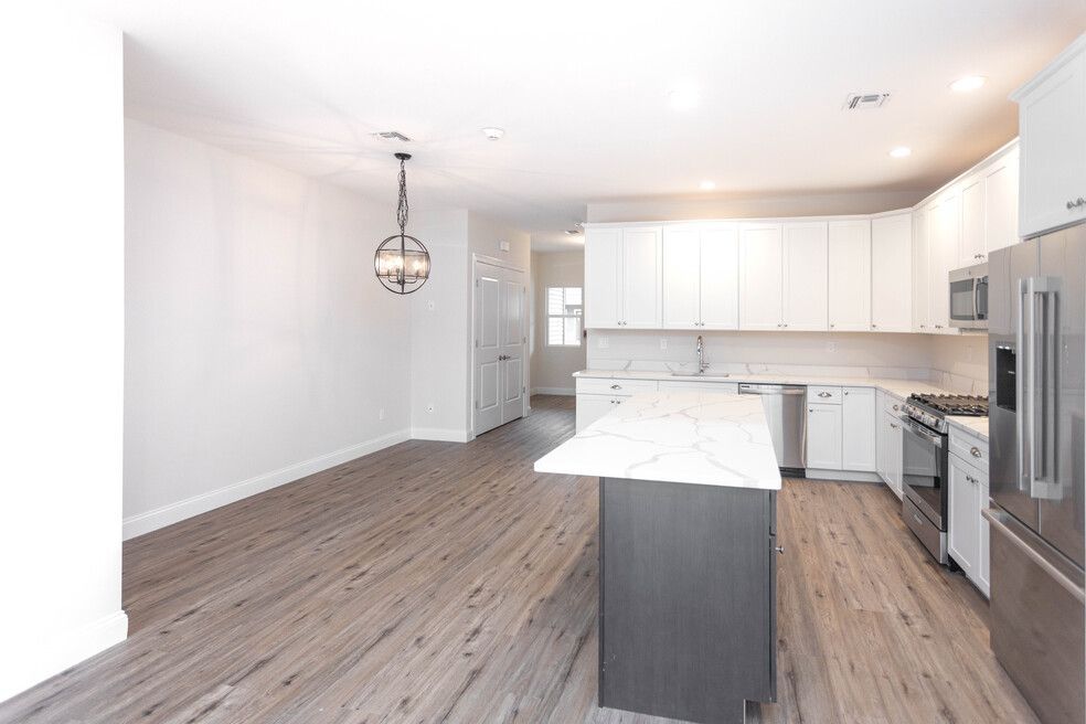 The Stony Brook- Unfurnished kitchen