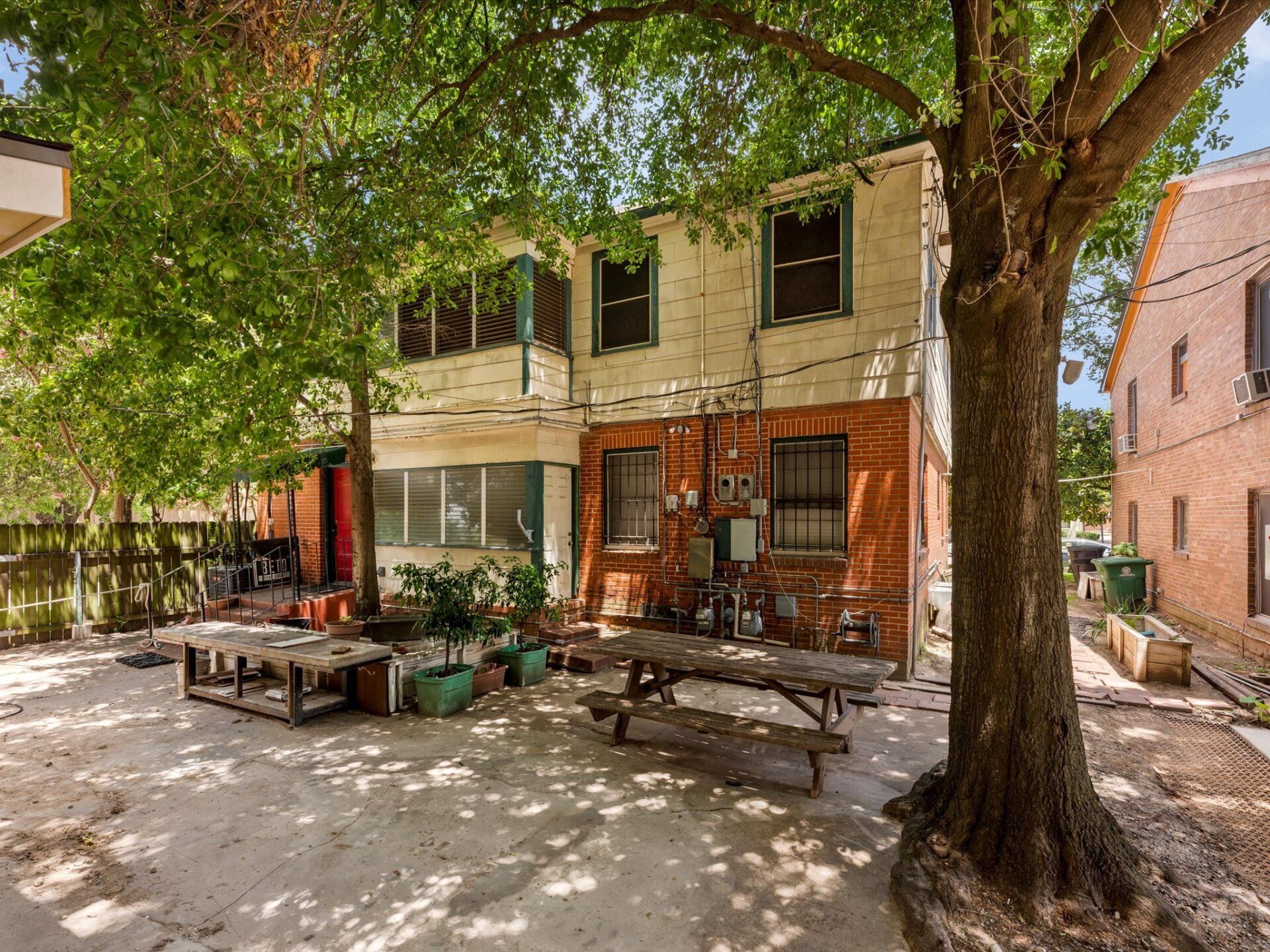 Colquitt Brownstones