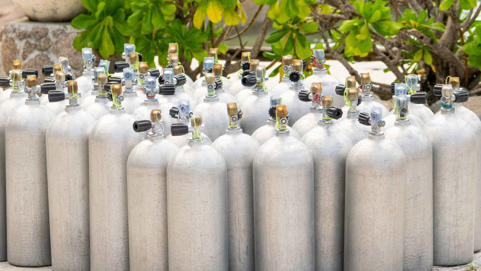 oxygen tanks — Alsip, IL — American Scrap Metal