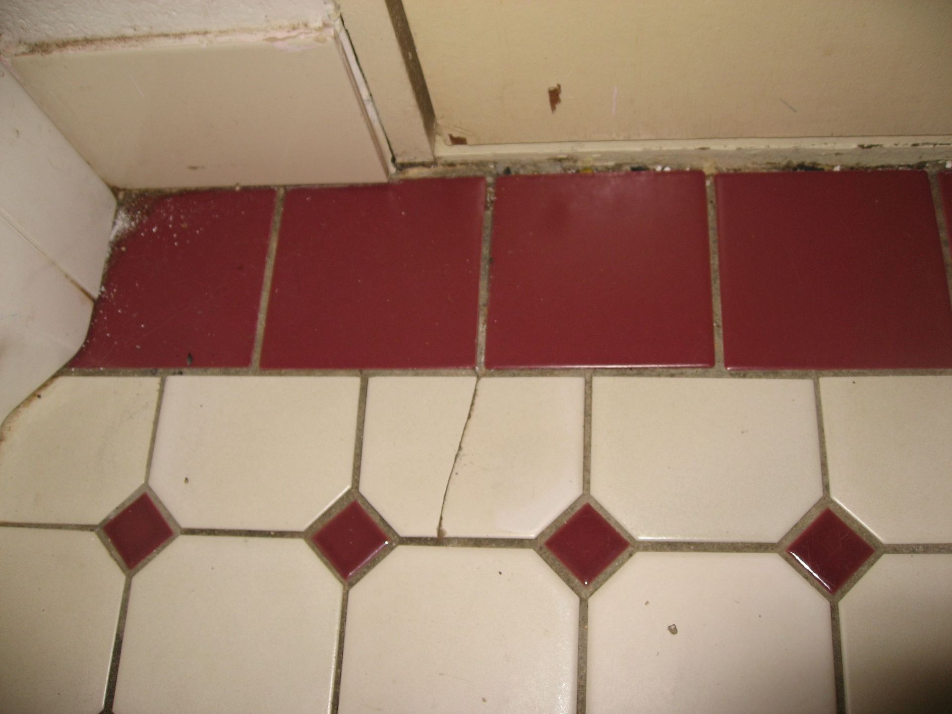 Interior Damage Tile — Edwards & Froud Building Services Pty Ltd in West Tamworth, NSW