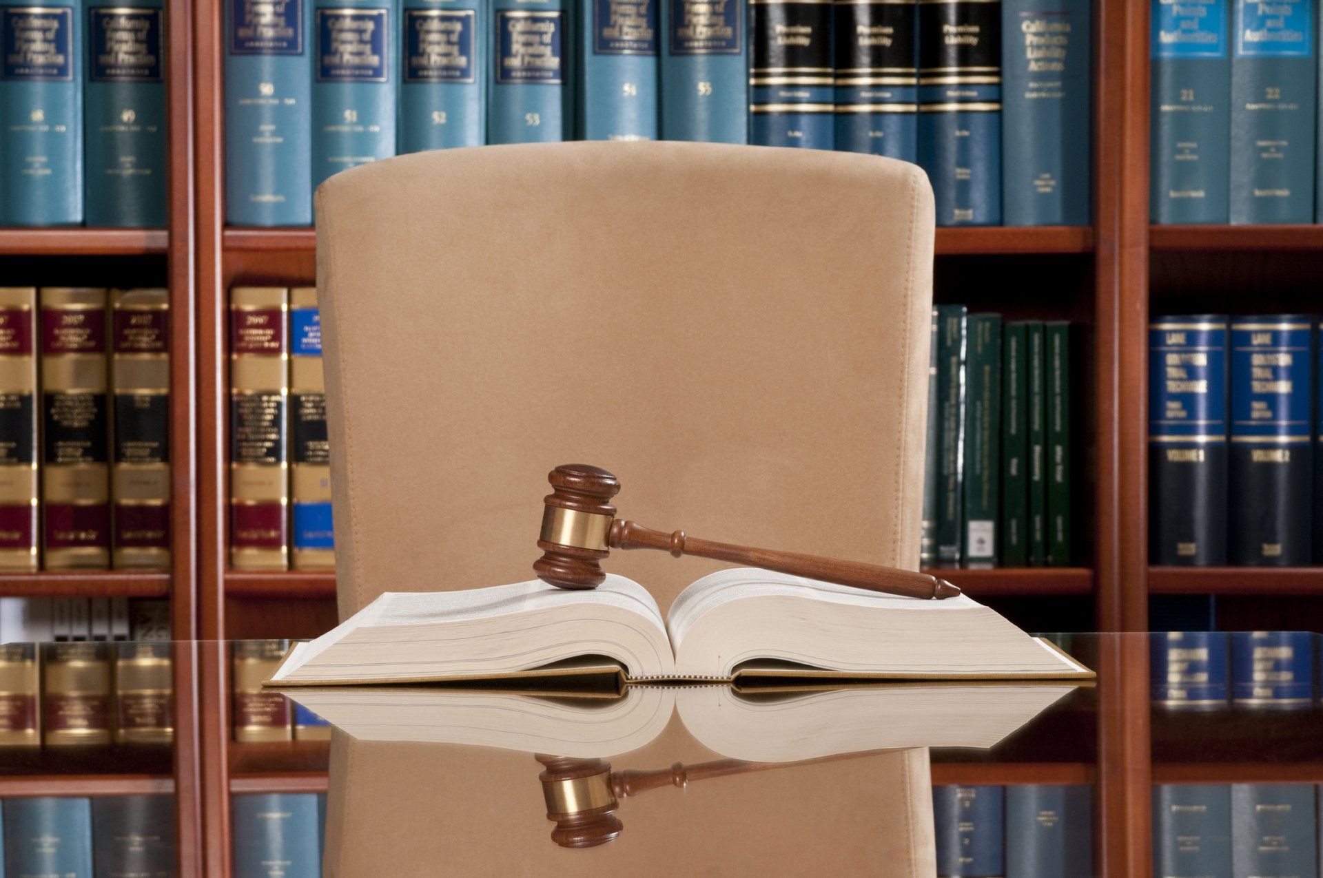 Law Chamber With Books And Gavel — New Britain, CT — Mindera Lisabeth B Attorney