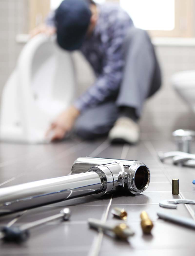 A expert providing drain cleaning services in Columbus, OH