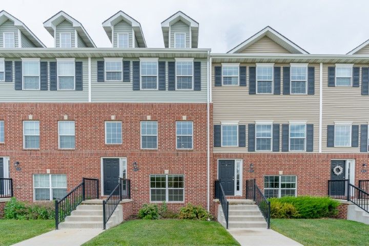 Johnston Common Brownstones