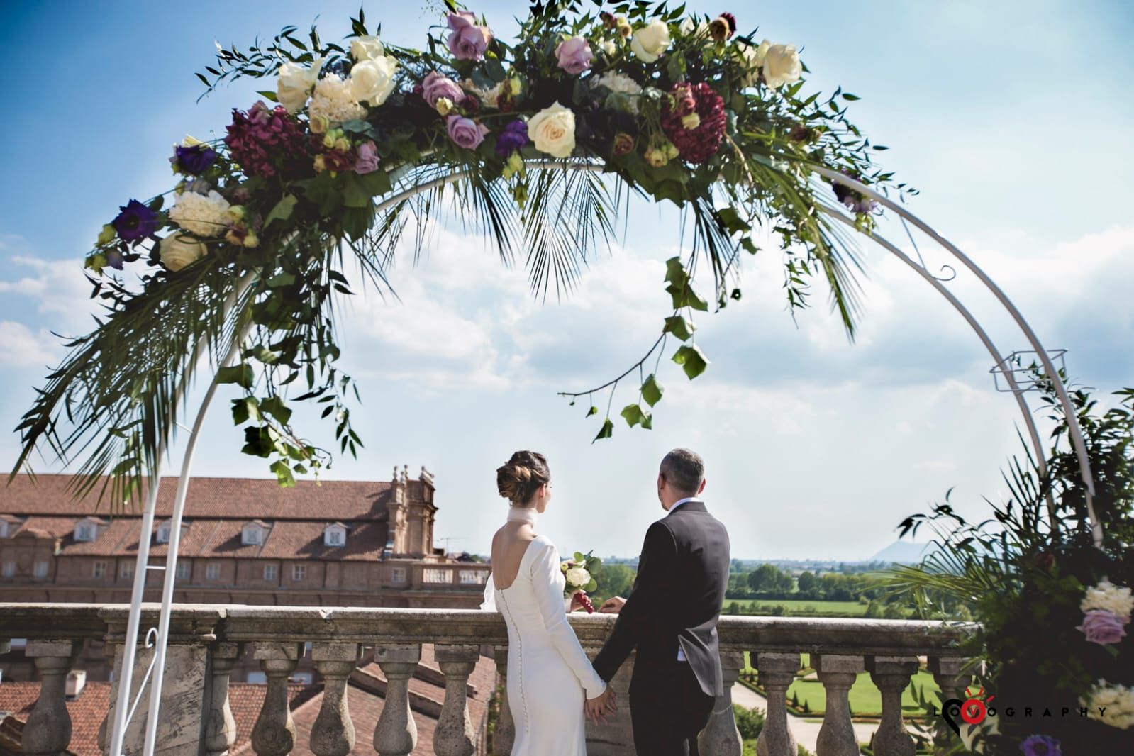 Arco floreale in matrimonio