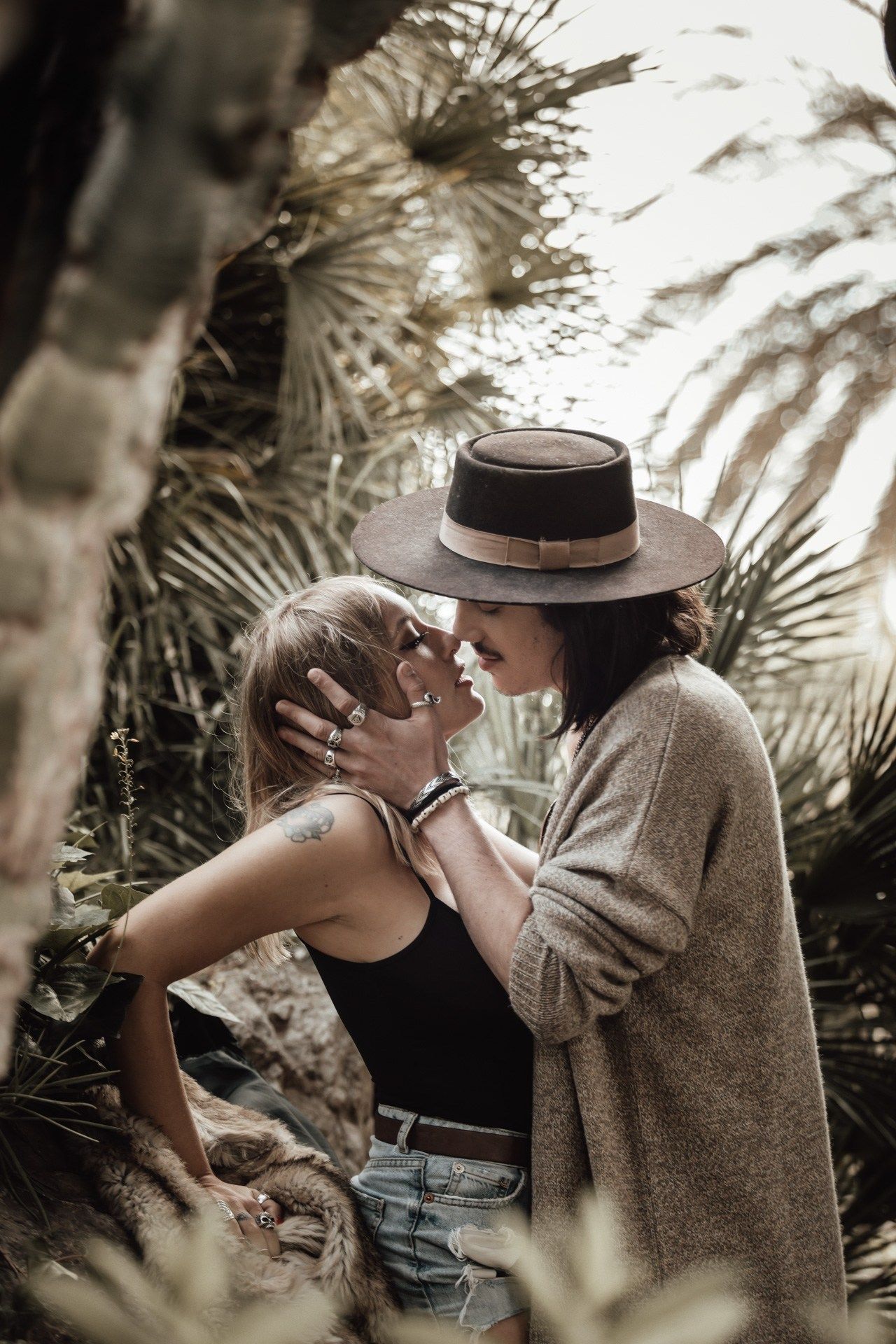 Reportage autentico per matrimoni intimi ed elopement. Fotografia naturale, discreta e senza pose.