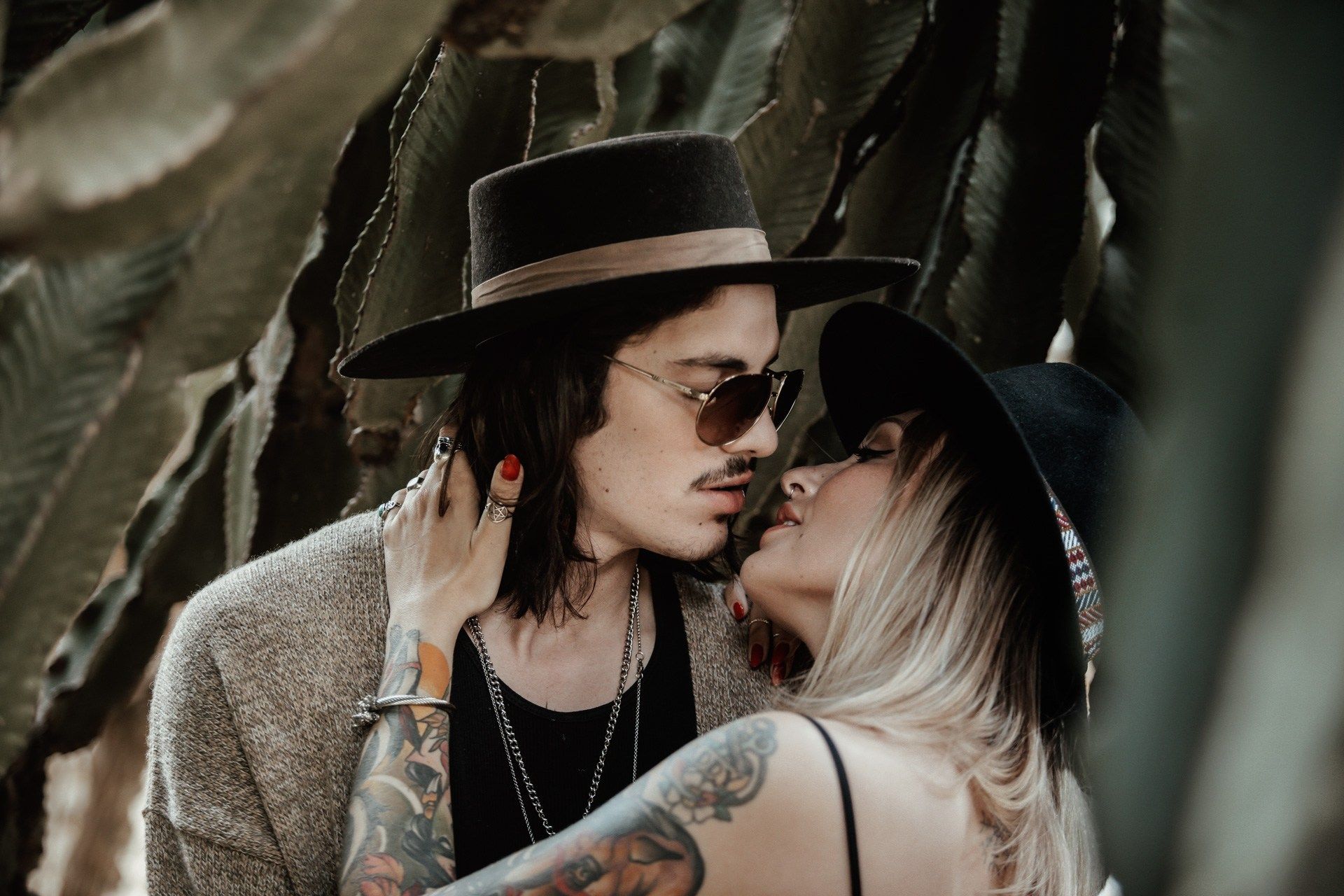 Reportage autentico per matrimoni intimi ed elopement. Fotografia naturale, discreta e senza pose.