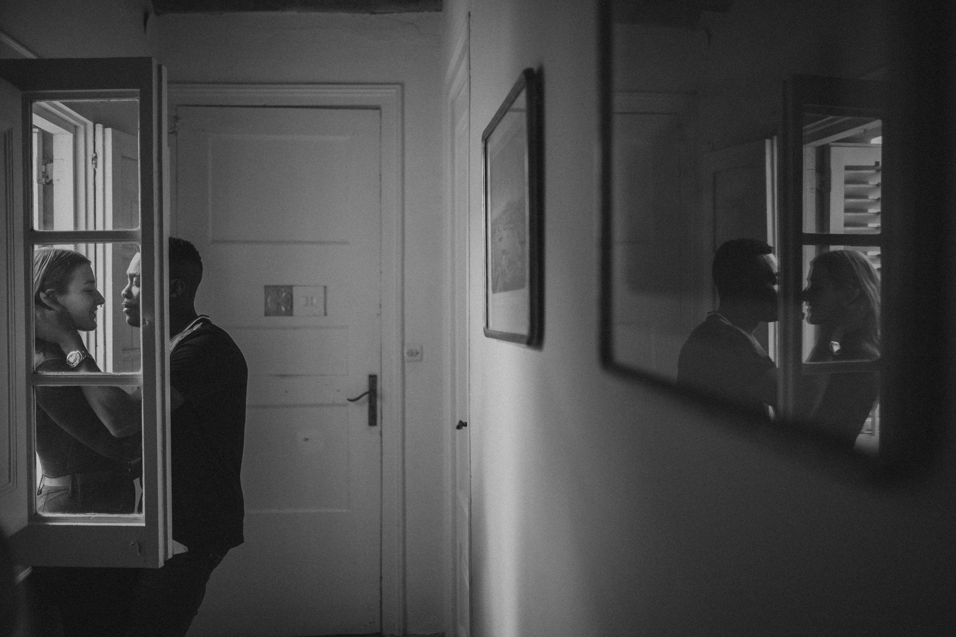 Reportage autentico per matrimoni intimi ed elopement. Fotografia naturale, discreta e senza pose.