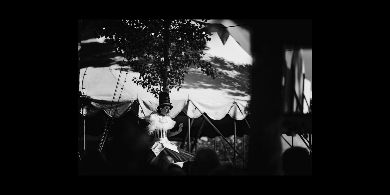 Racconti visivi di strada e quotidianità. Fotografia che osserva, ascolta e restituisce emozioni vere.