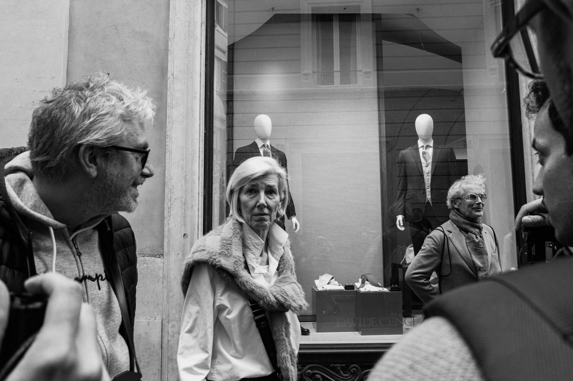 Racconti visivi di strada e quotidianità. Fotografia che osserva, ascolta e restituisce emozioni vere.