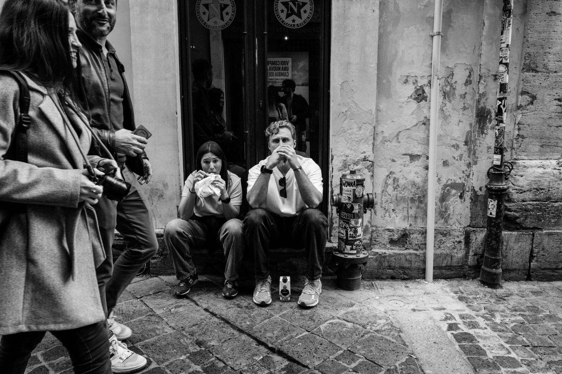 Racconti visivi di strada e quotidianità. Fotografia che osserva, ascolta e restituisce emozioni vere.