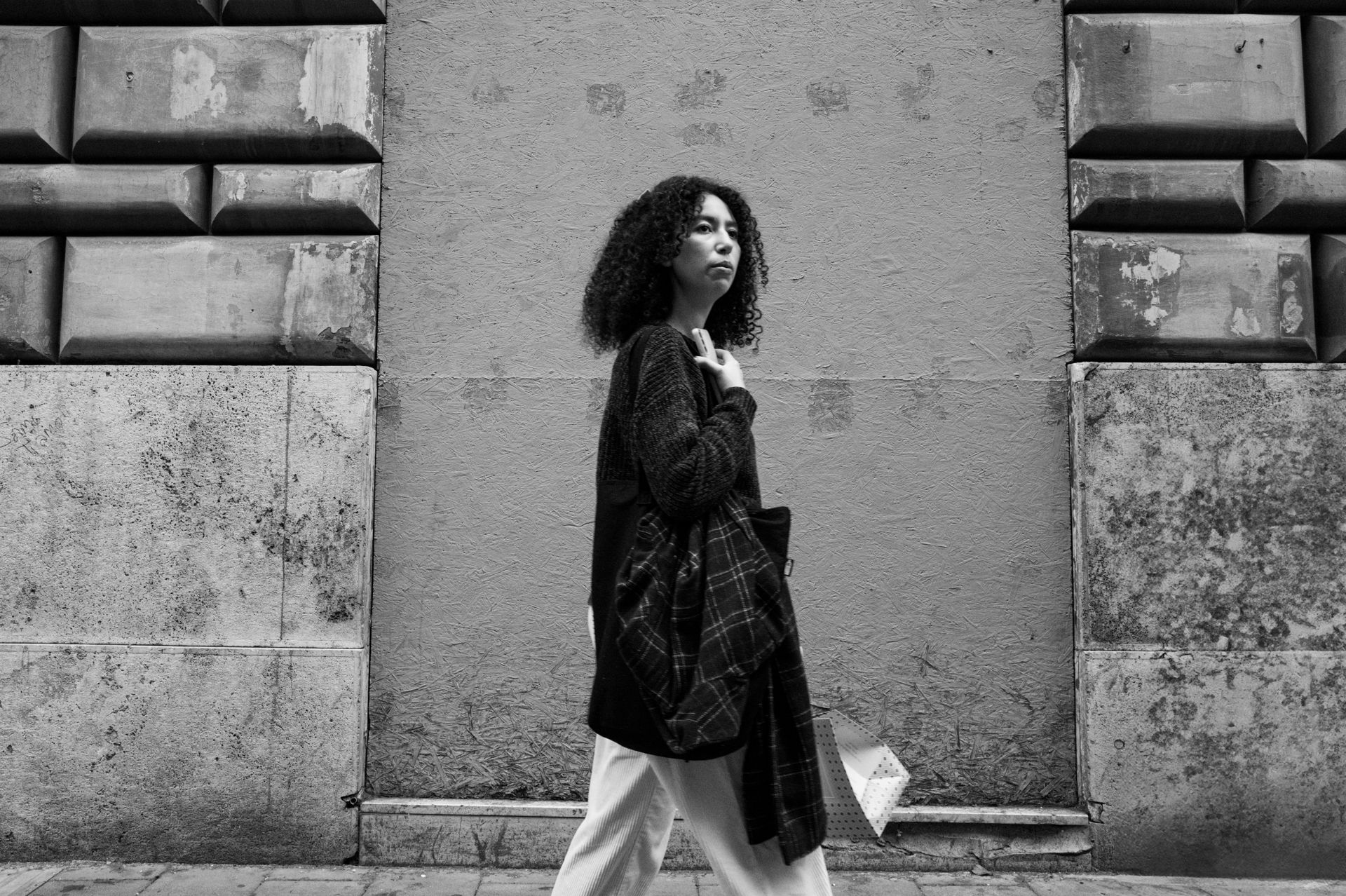 Racconti visivi di strada e quotidianità. Fotografia che osserva, ascolta e restituisce emozioni vere.