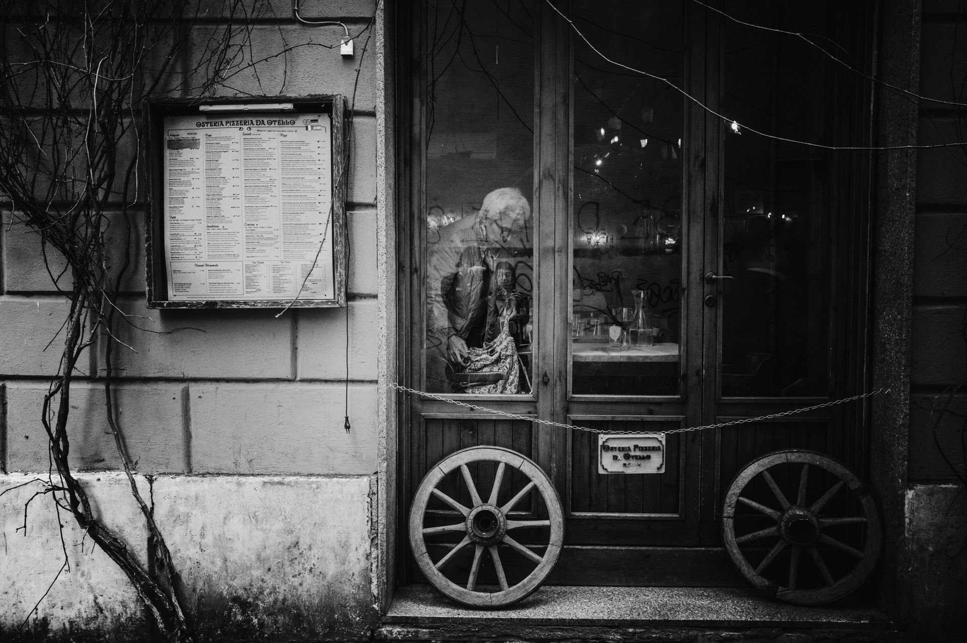 Racconti visivi di strada e quotidianità. Fotografia che osserva, ascolta e restituisce emozioni vere.