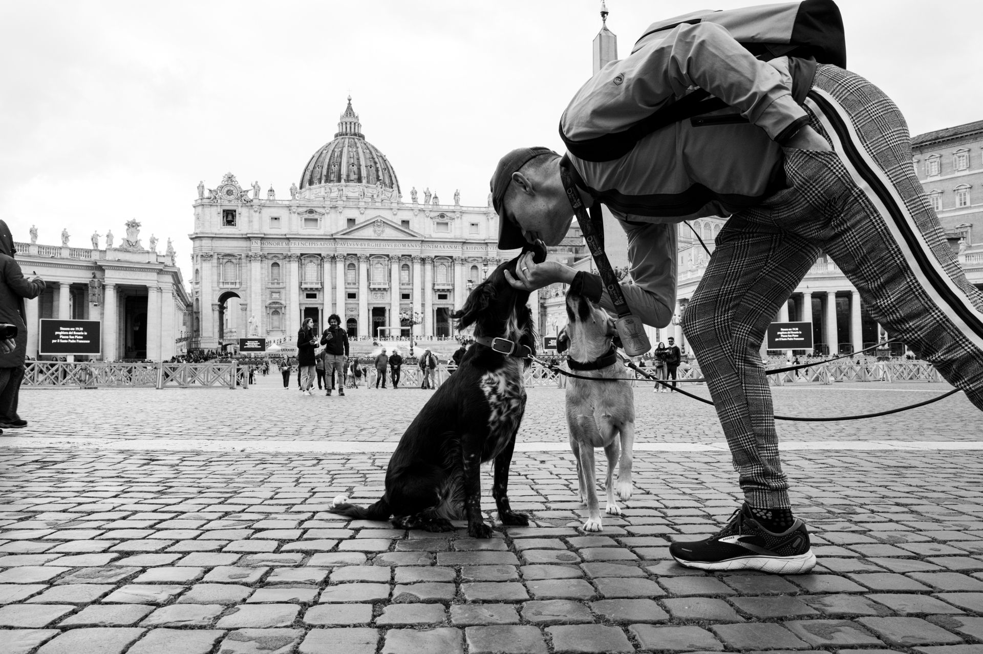 Racconti visivi di strada e quotidianità. Fotografia che osserva, ascolta e restituisce emozioni vere.