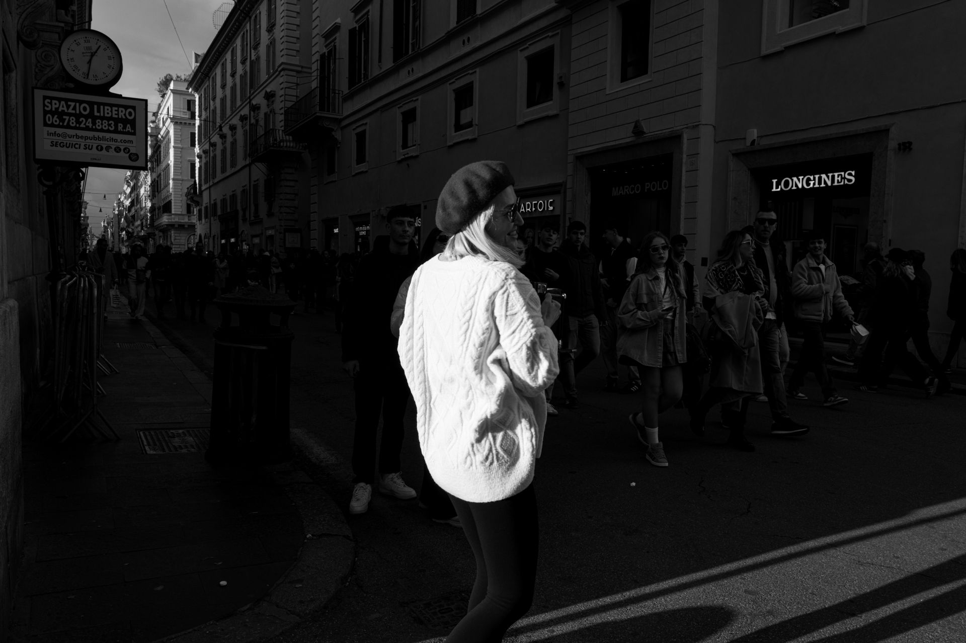 Racconti visivi di strada e quotidianità. Fotografia che osserva, ascolta e restituisce emozioni vere.