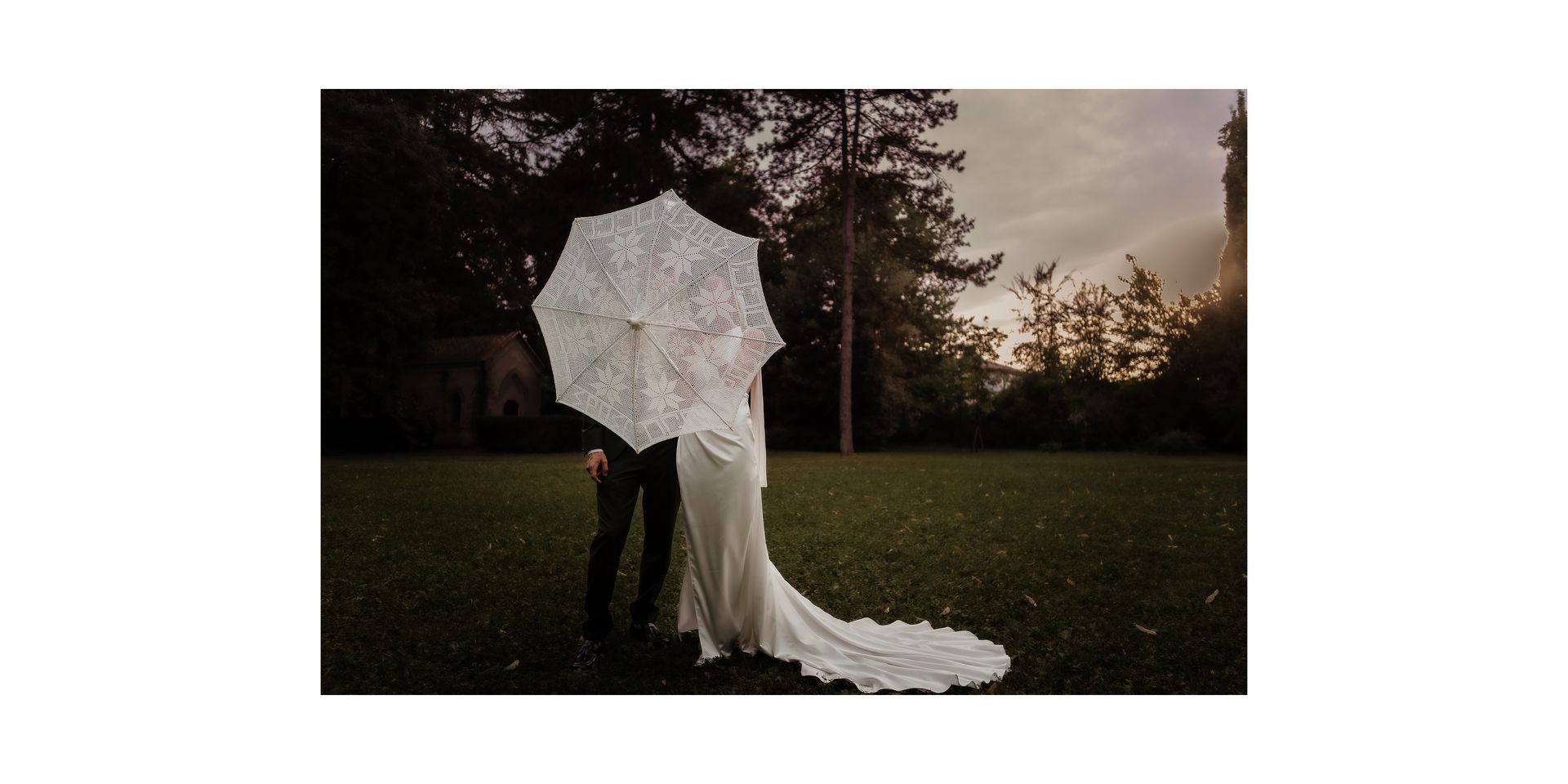 Reportage autentico per matrimoni intimi ed elopement. Fotografia naturale, discreta e senza pose.