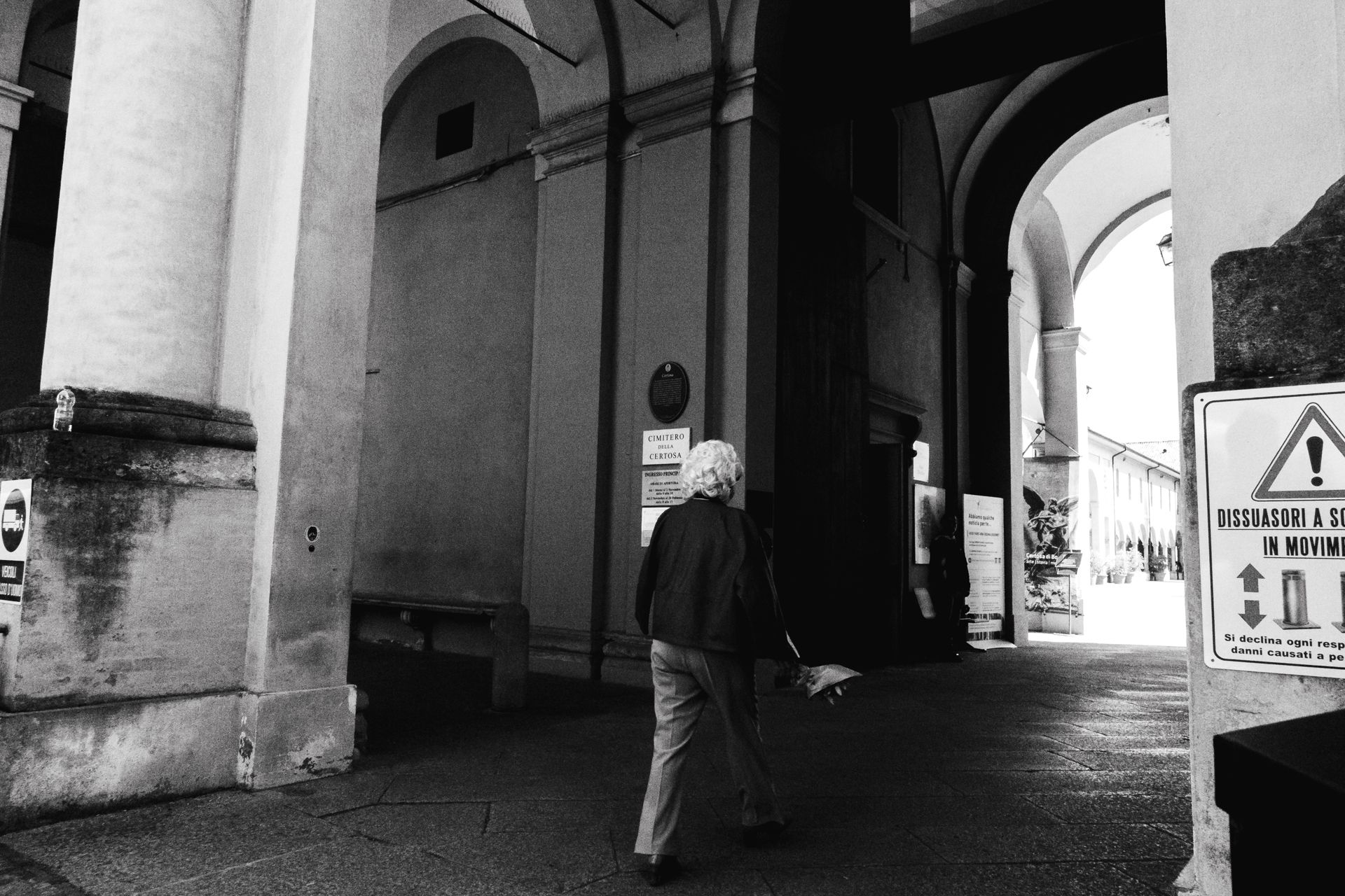 Racconti visivi di strada e quotidianità. Fotografia che osserva, ascolta e restituisce emozioni vere.