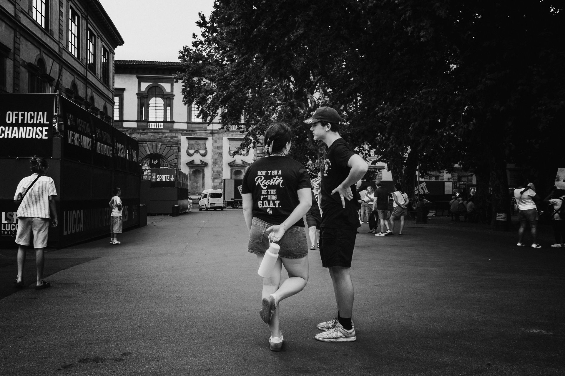 Racconti visivi di strada e quotidianità. Fotografia che osserva, ascolta e restituisce emozioni vere.