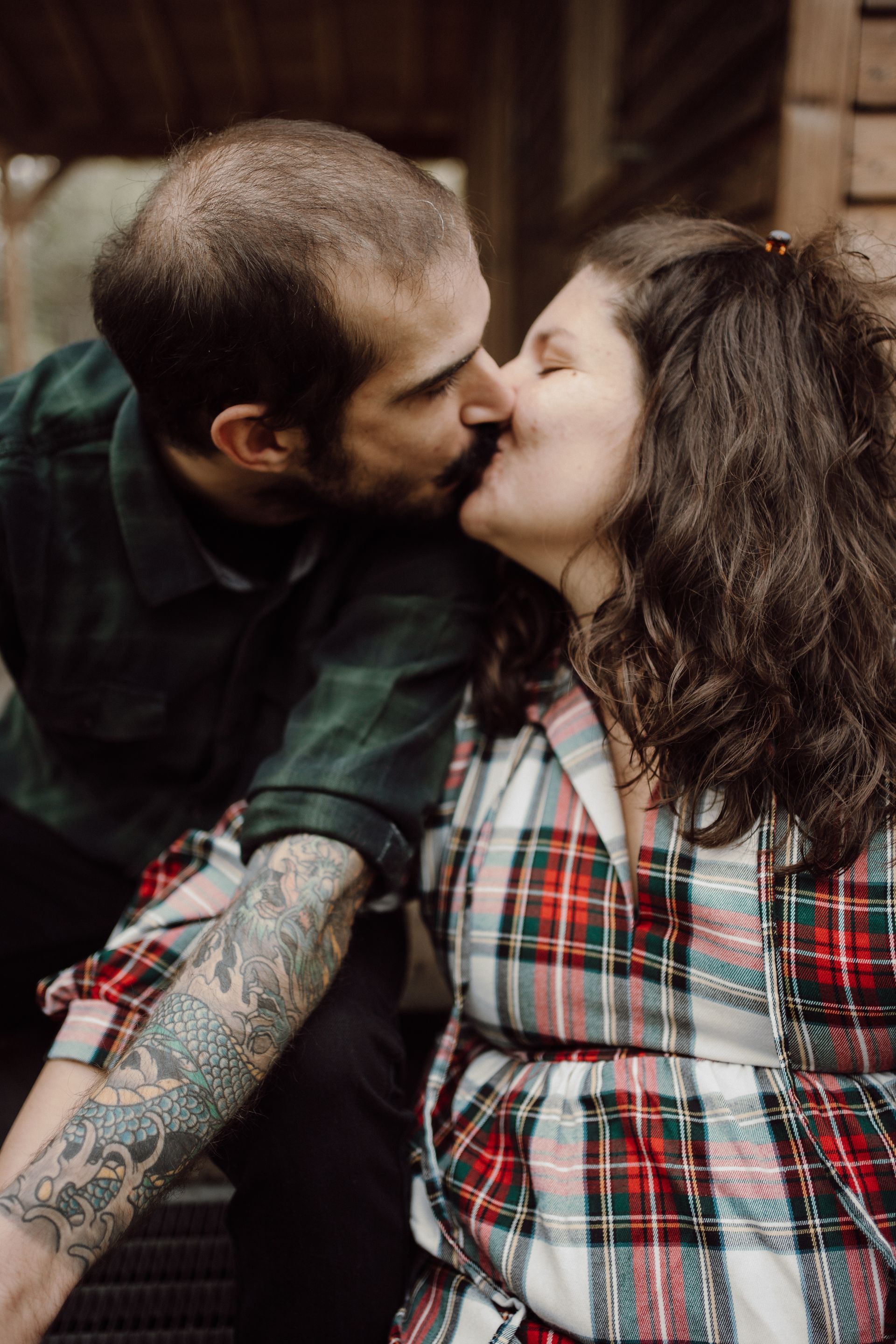 Reportage autentico per matrimoni intimi ed elopement. Fotografia naturale, discreta e senza pose.