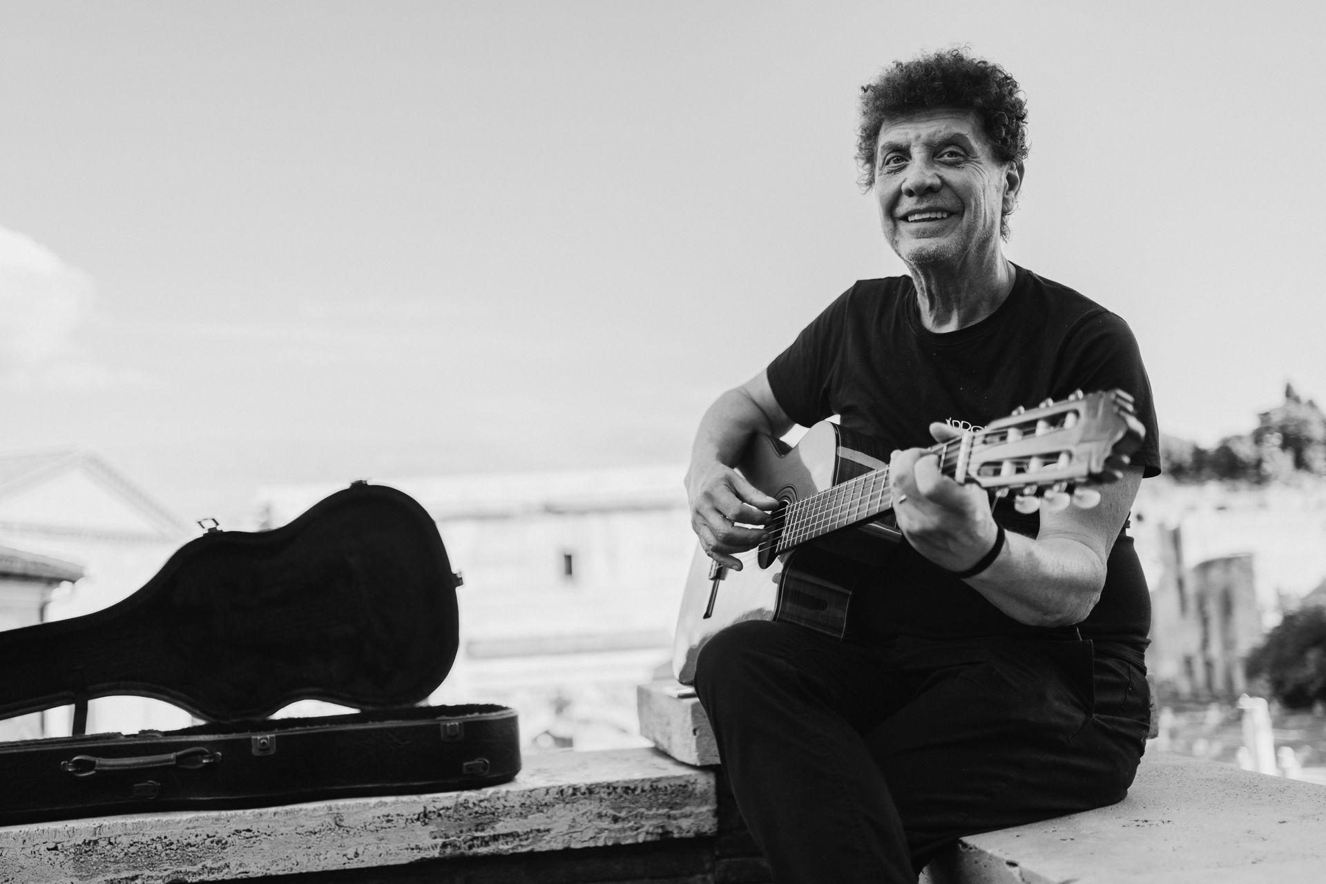 Racconti visivi di strada e quotidianità. Fotografia che osserva, ascolta e restituisce emozioni vere.