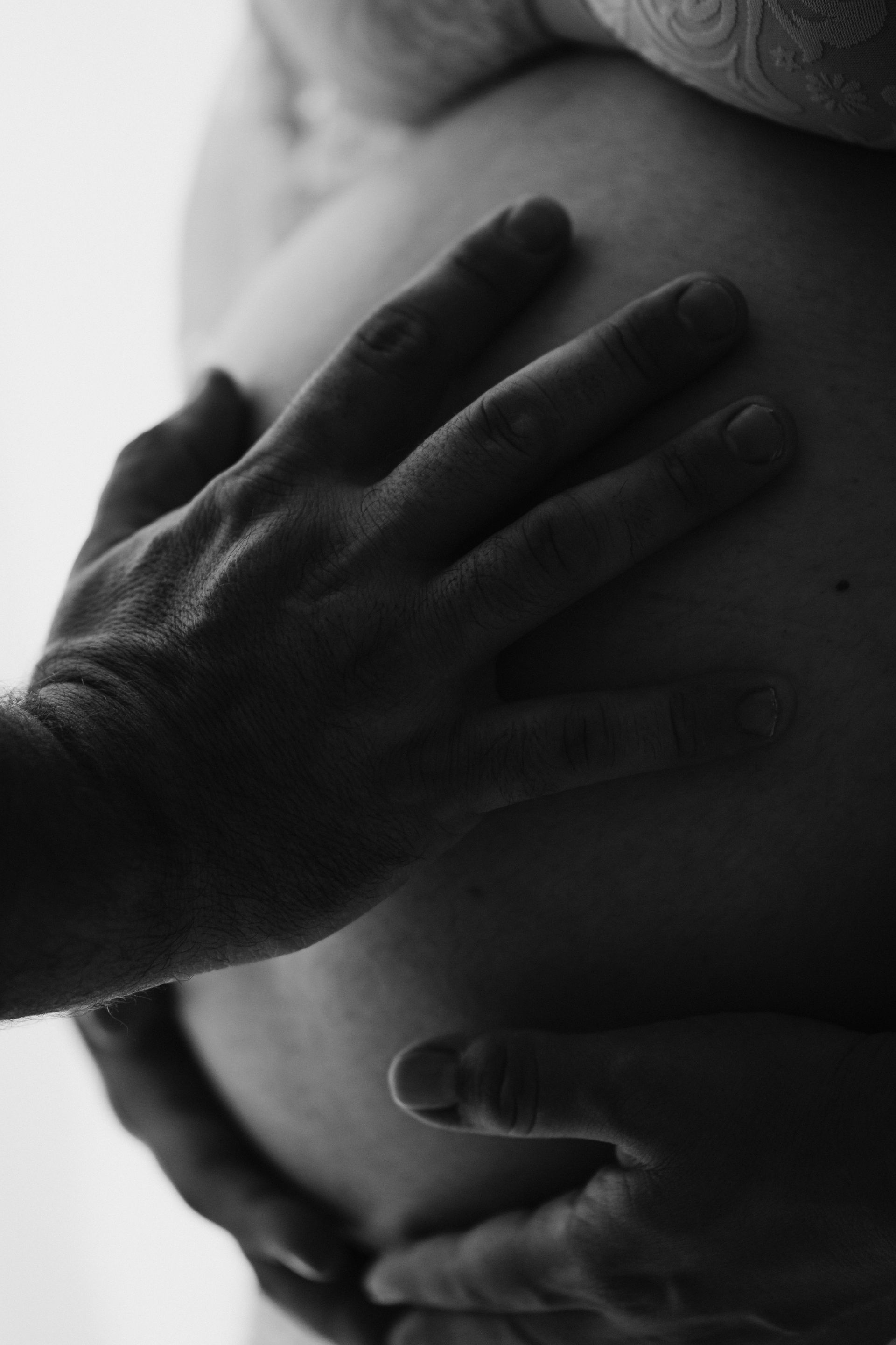 Servizio fotografico di famiglia e gravidanza in Italia. Stile naturale, reportage autentico.