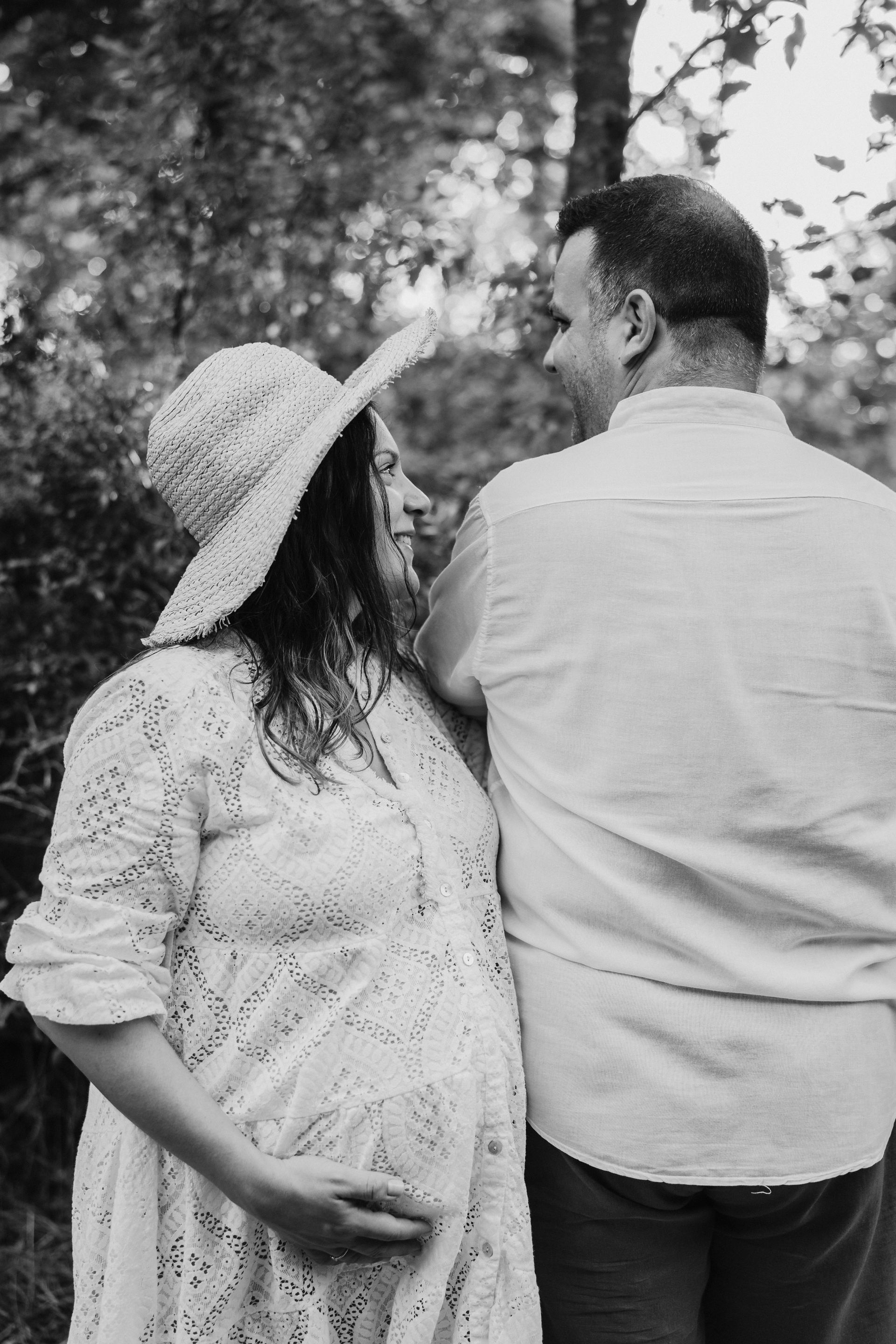 Servizio fotografico di famiglia e gravidanza in Italia. Stile naturale, reportage autentico.