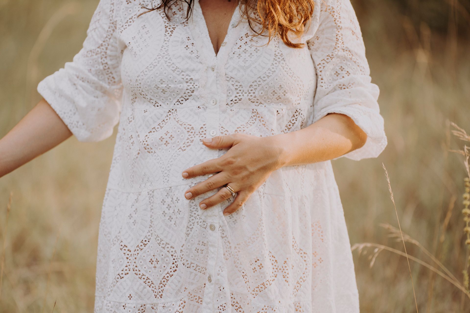 Servizio fotografico di famiglia e gravidanza in Italia. Stile naturale, reportage autentico.